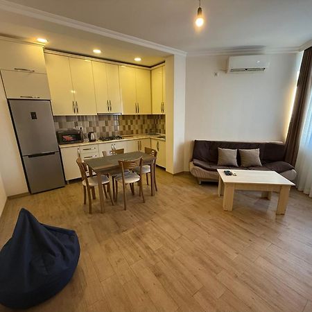 Apartment On Melikishvili 51 Batumi Exterior photo